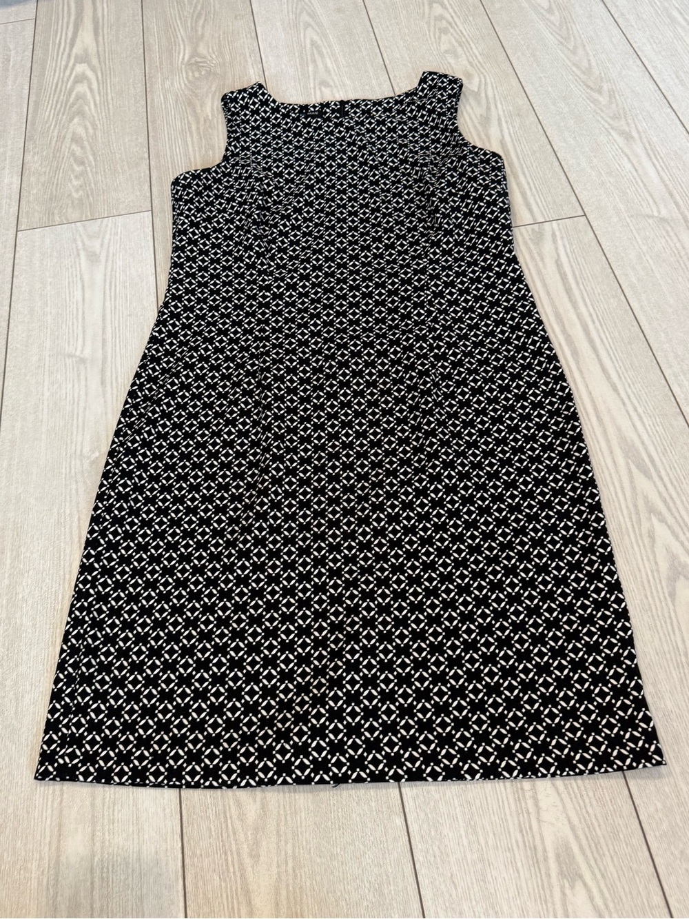 Mario Serrani Italy 10 shift dress black white geometric star print classic